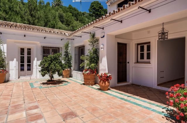 2 bedroom Apartment for sale in La Zagaleta, Benahavís with pool garage - € 1,299,000 (Ref: 9102834)