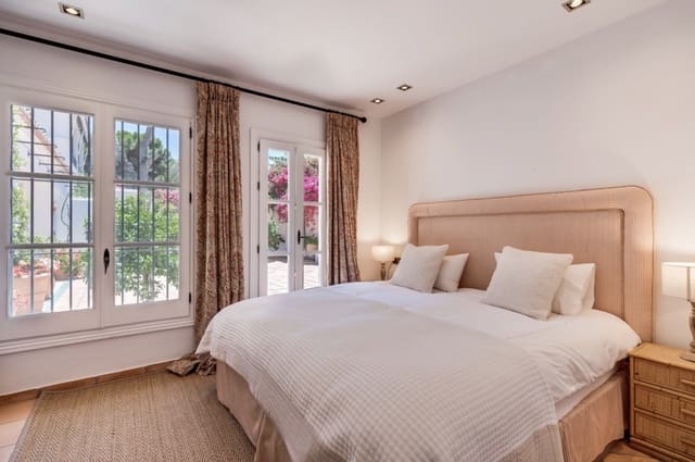 2 bedroom Apartment for sale in La Zagaleta, Benahavís with pool garage - € 1,299,000 (Ref: 9102834)