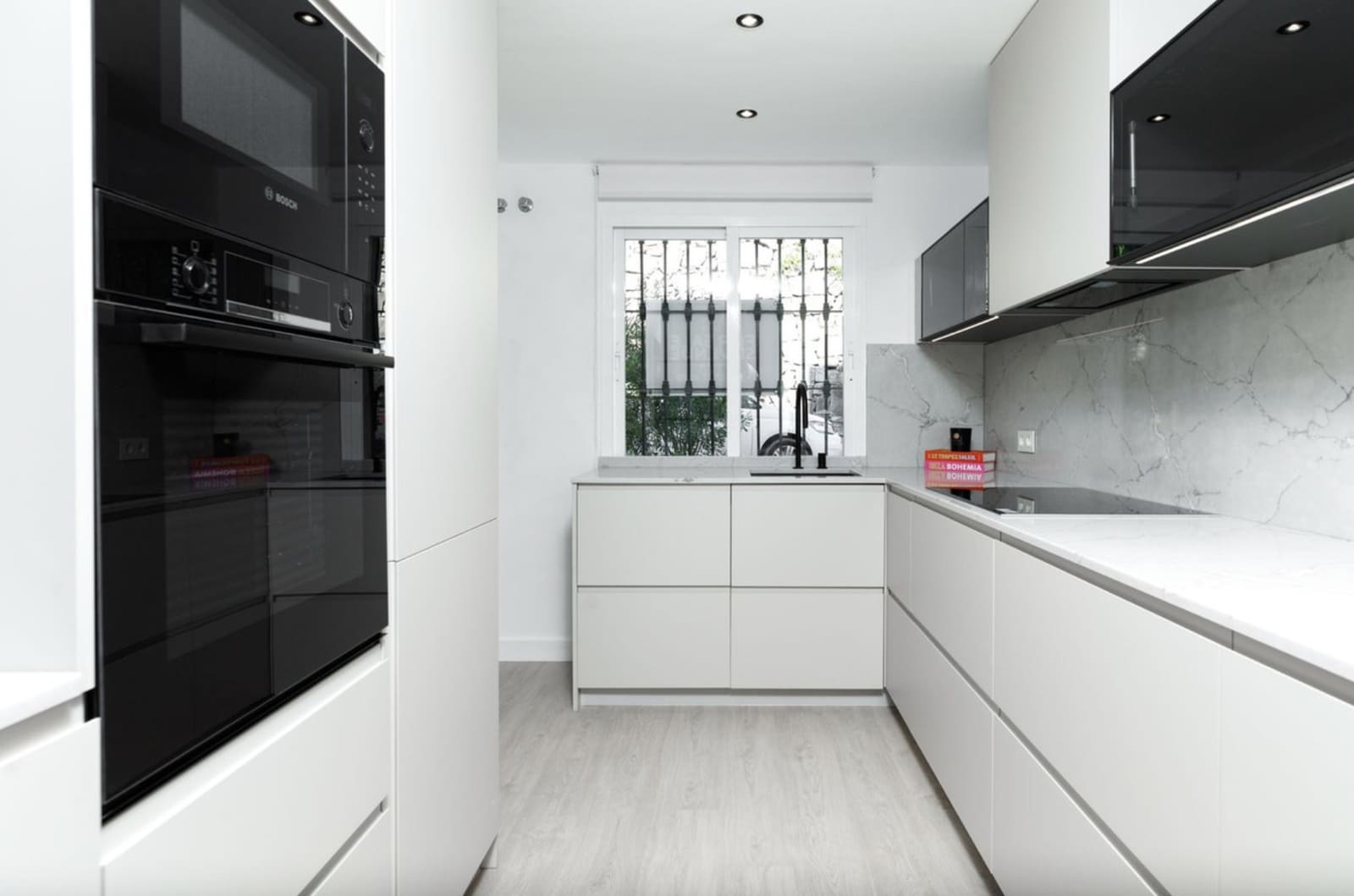 3 chambre Appartement à vendre à La Quinta avec piscine garage - 590 000 € (Ref: 9108635)