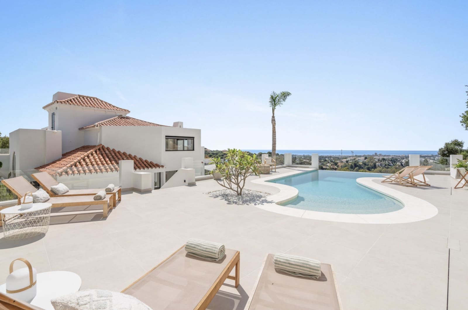 Chalet de 5 habitaciones en Nueva Andalucia en venta con piscina garaje - 4.950.000 € (Ref: 9108636)