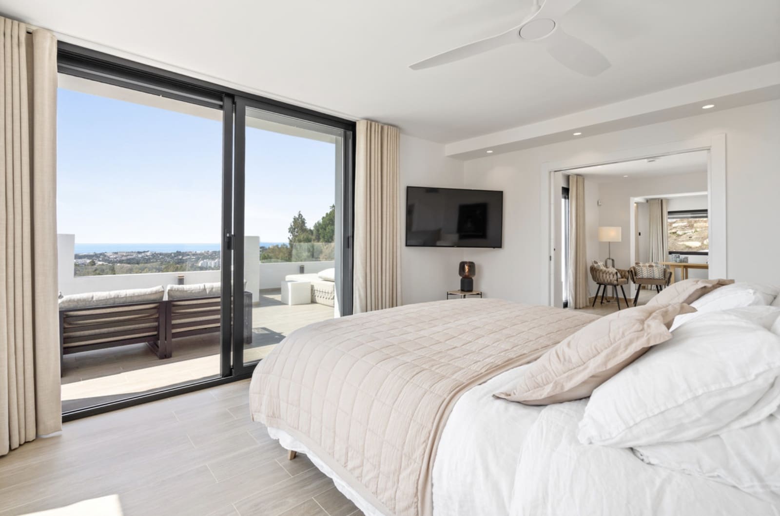 Chalet de 5 habitaciones en Nueva Andalucia en venta con piscina garaje - 4.950.000 € (Ref: 9108636)