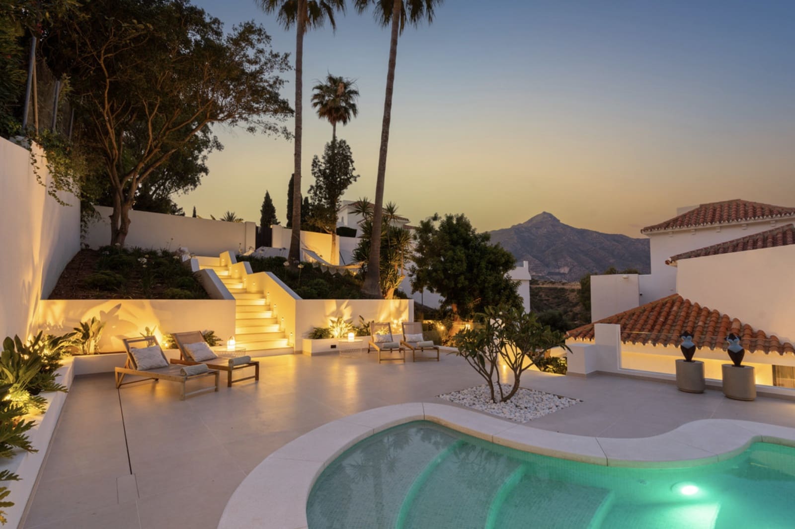 Chalet de 5 habitaciones en Nueva Andalucia en venta con piscina garaje - 4.950.000 € (Ref: 9108636)