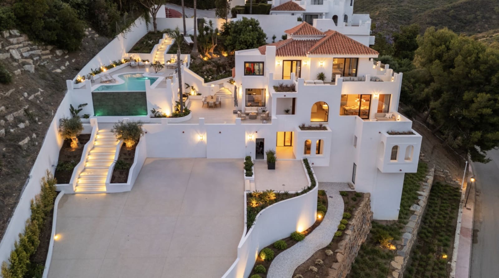 5 camera da letto Villa in vendita in Nueva Andalucia con piscina garage - 4.950.000 € (Rif: 9108636)