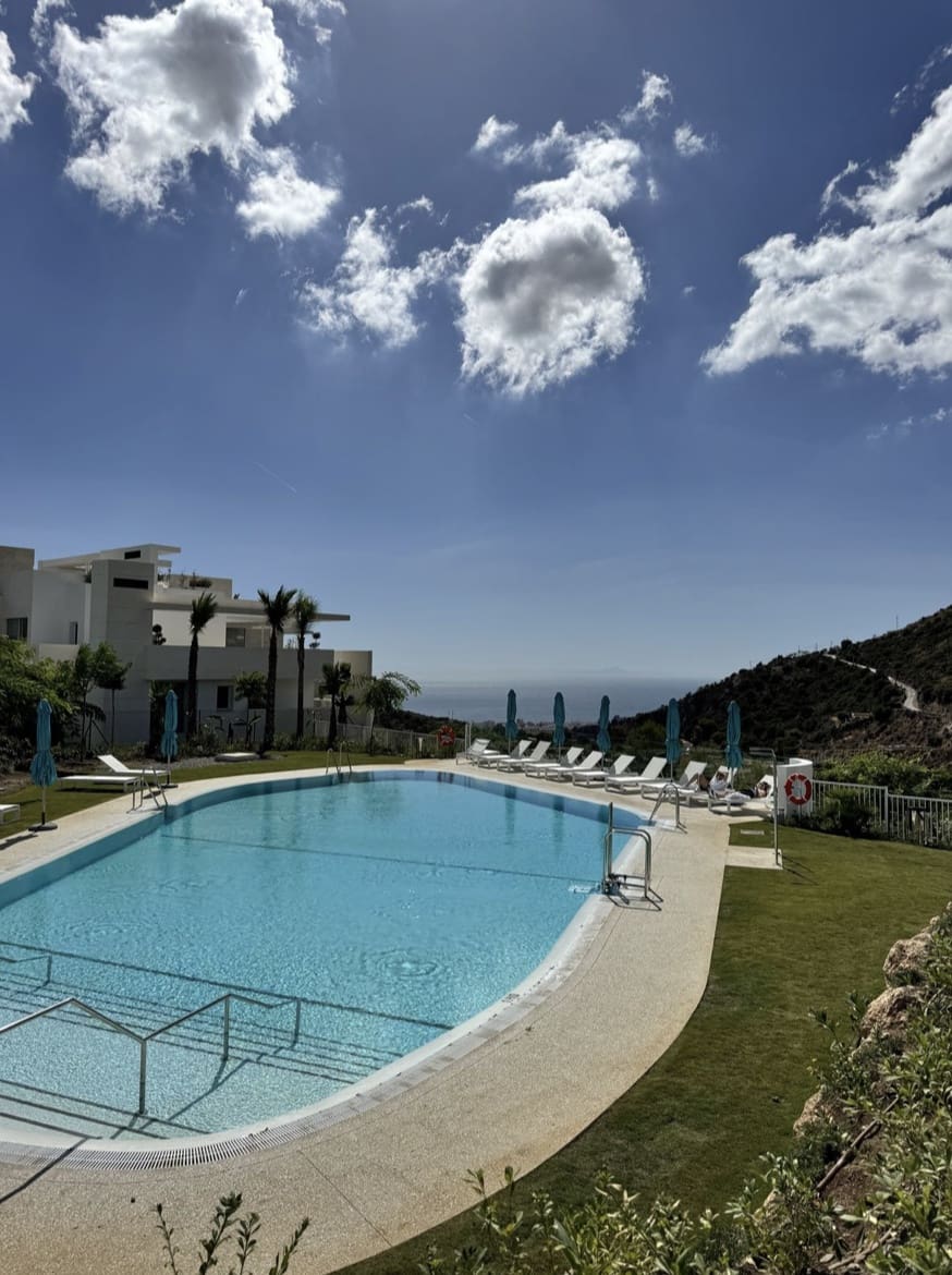 2 soveværelse Lejlighed til salg i Marbella med swimmingpool garage - € 799.000 (Ref: 9110258)
