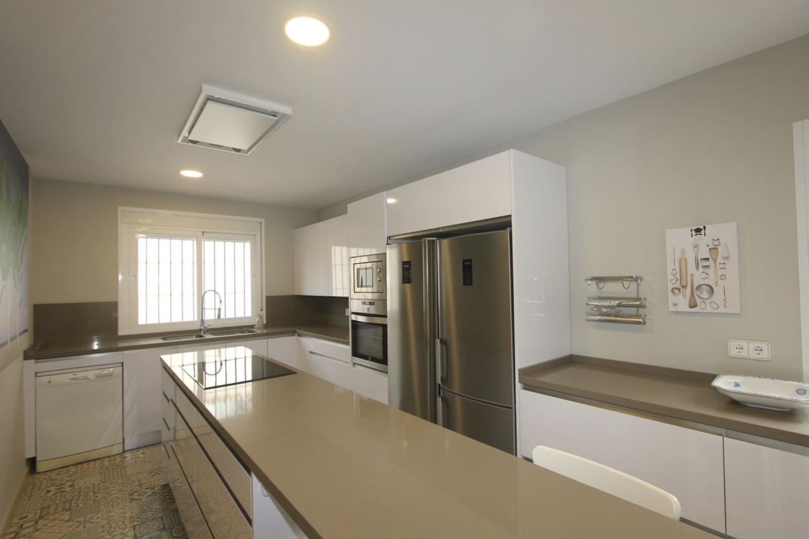 5 sovrum Villa till salu i Marbella med pool garage - 2 245 000 € (Ref: 9110259)