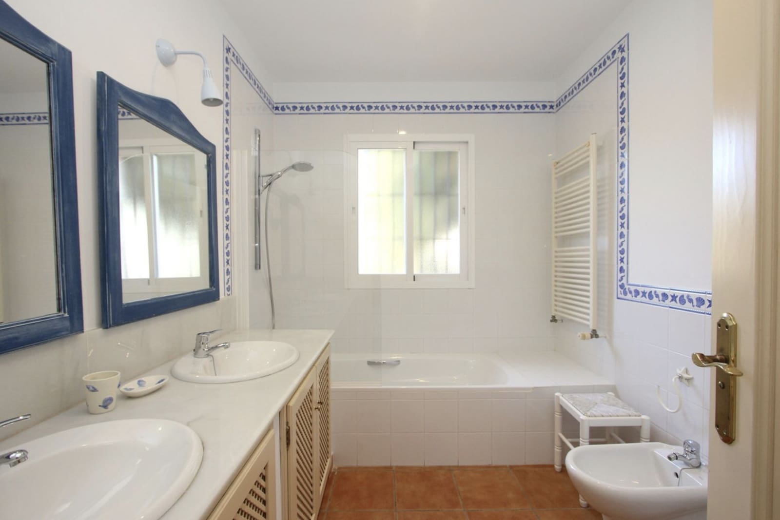 5 sovrum Villa till salu i Marbella med pool garage - 2 245 000 € (Ref: 9110259)