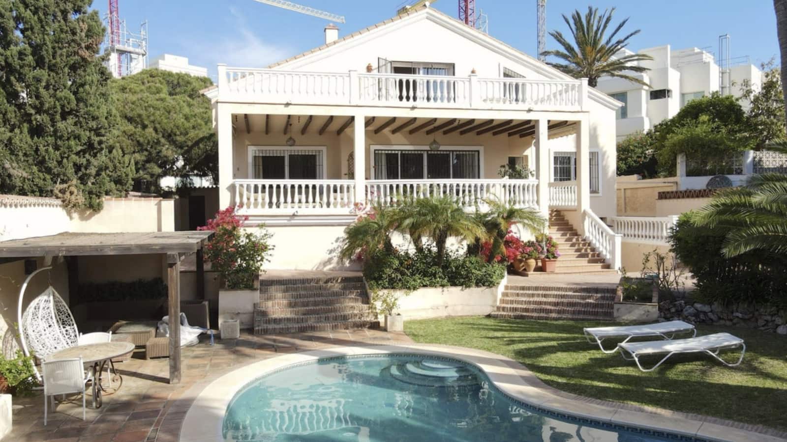 5 sovrum Villa till salu i Marbella med pool garage - 2 245 000 € (Ref: 9110259)