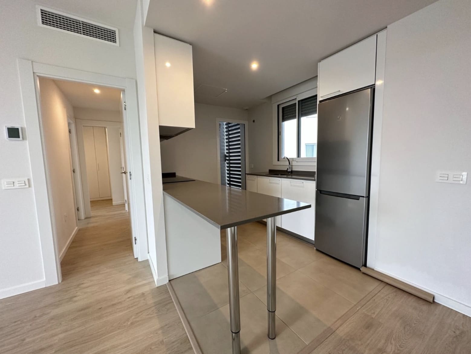 2 soverom Leilighet til salgs i Nueva Andalucia med svømmebasseng garasje - € 365 000 (Ref: 9116053)