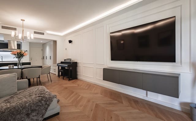Apartamento de 3 habitaciones en Benahavís en venta con piscina garaje - 795.000 € (Ref: 9132314)