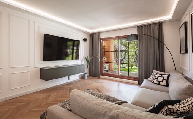 Apartamento de 3 habitaciones en Benahavís en venta con piscina garaje - 795.000 € (Ref: 9132314)