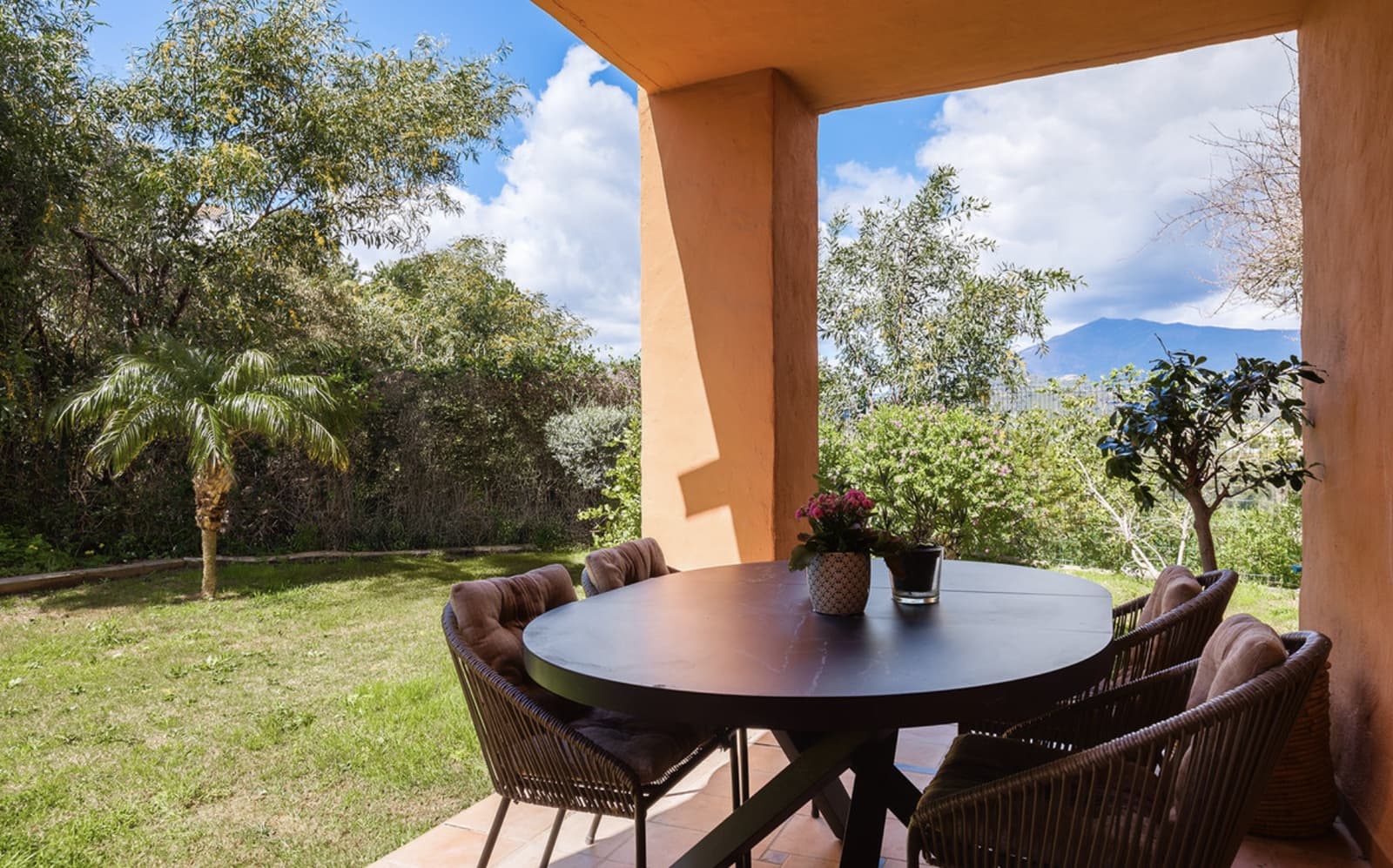 Apartamento de 3 habitaciones en Benahavís en venta con piscina garaje - 795.000 € (Ref: 9132314)