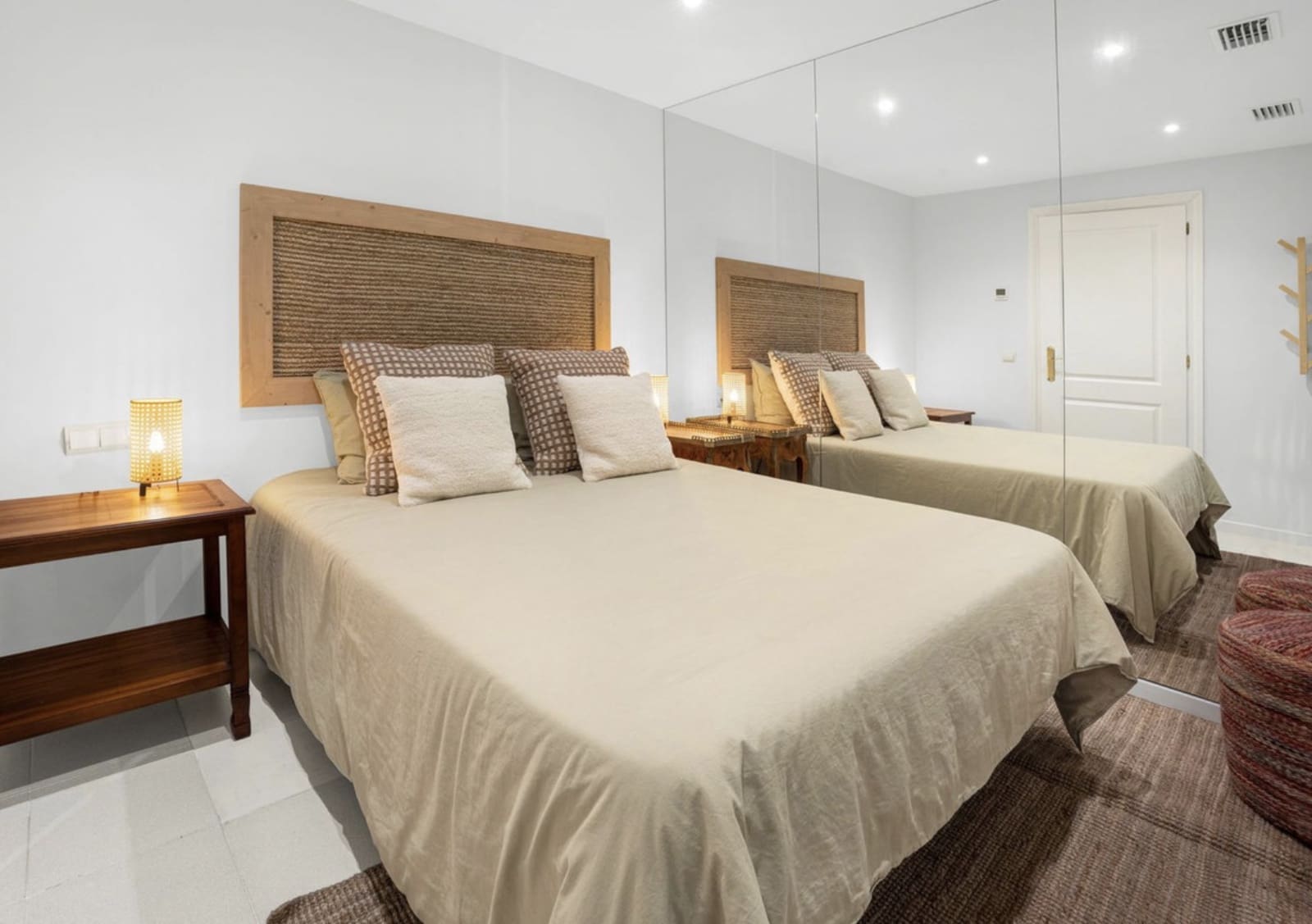 3 sypialnia Apartament na sprzedaż w Puerto Banus z basenem garażem - 1 200 000 € (Ref: 9134409)