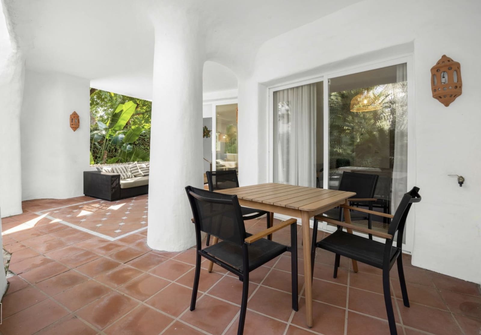 3 sypialnia Apartament na sprzedaż w Puerto Banus z basenem garażem - 1 200 000 € (Ref: 9134409)