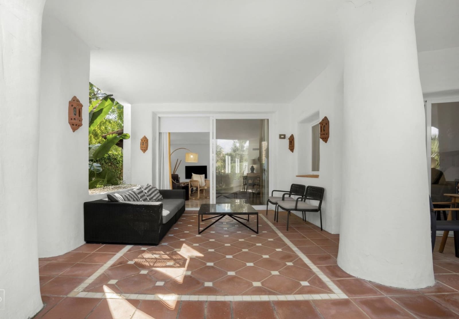 3 sypialnia Apartament na sprzedaż w Puerto Banus z basenem garażem - 1 200 000 € (Ref: 9134409)