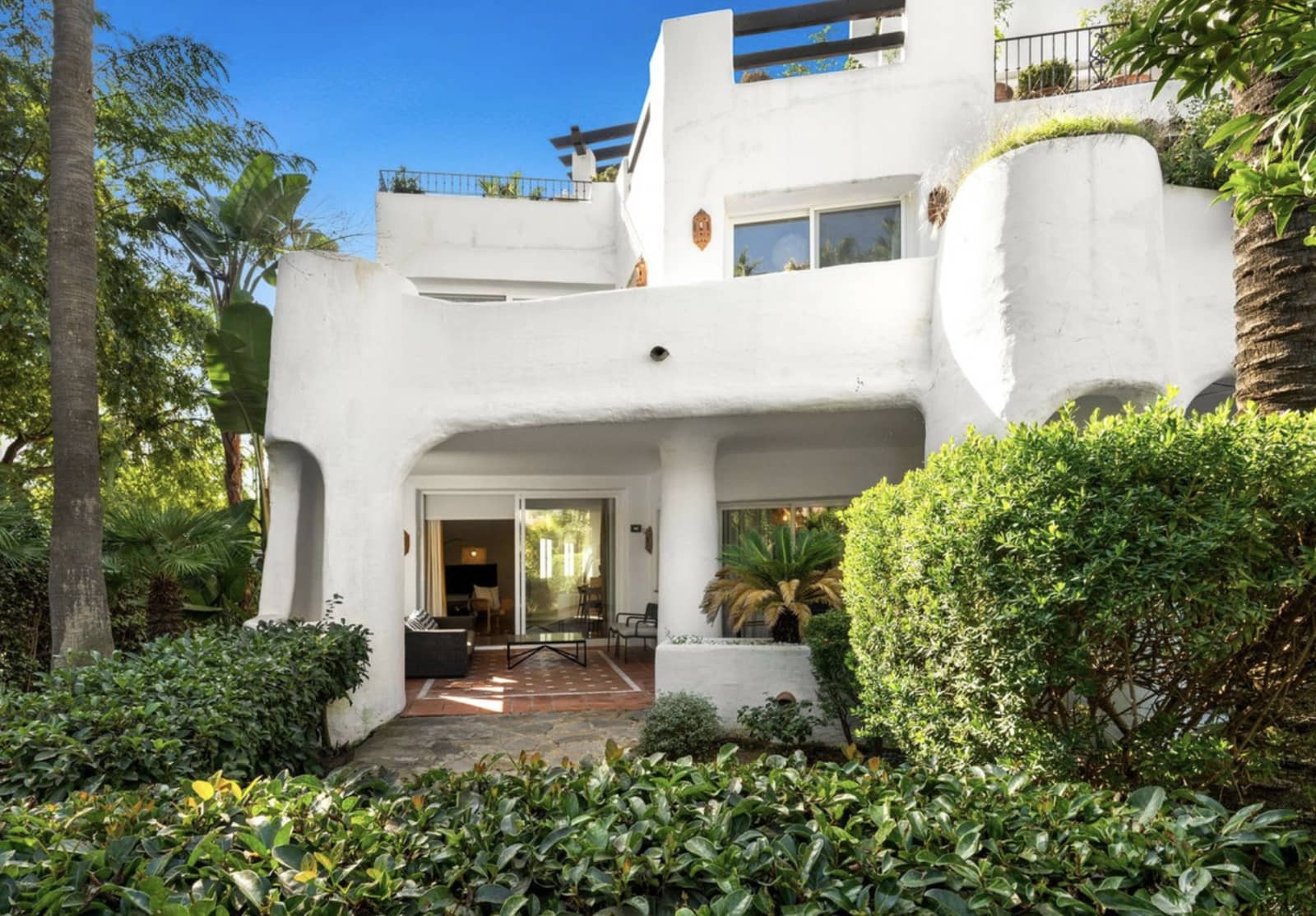 3 sypialnia Apartament na sprzedaż w Puerto Banus z basenem garażem - 1 200 000 € (Ref: 9134409)