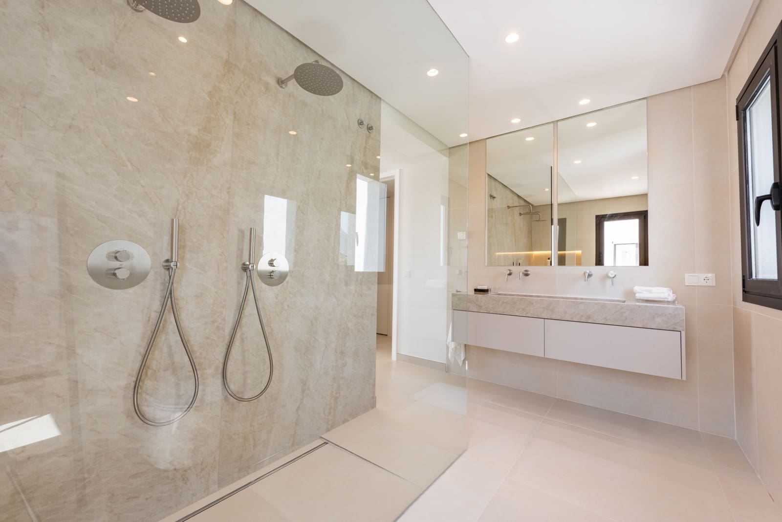 3 chambre Penthouse à vendre à La Quinta avec piscine garage - 1 495 000 € (Ref: 9153881)