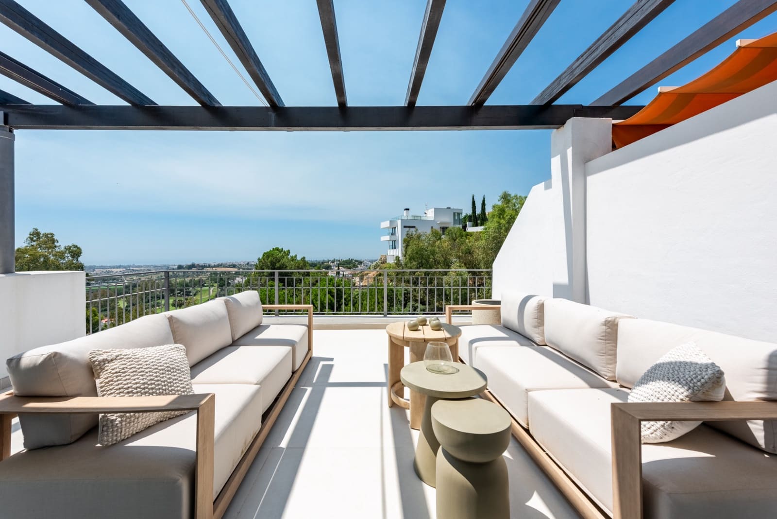 3 chambre Penthouse à vendre à La Quinta avec piscine garage - 1 495 000 € (Ref: 9153881)