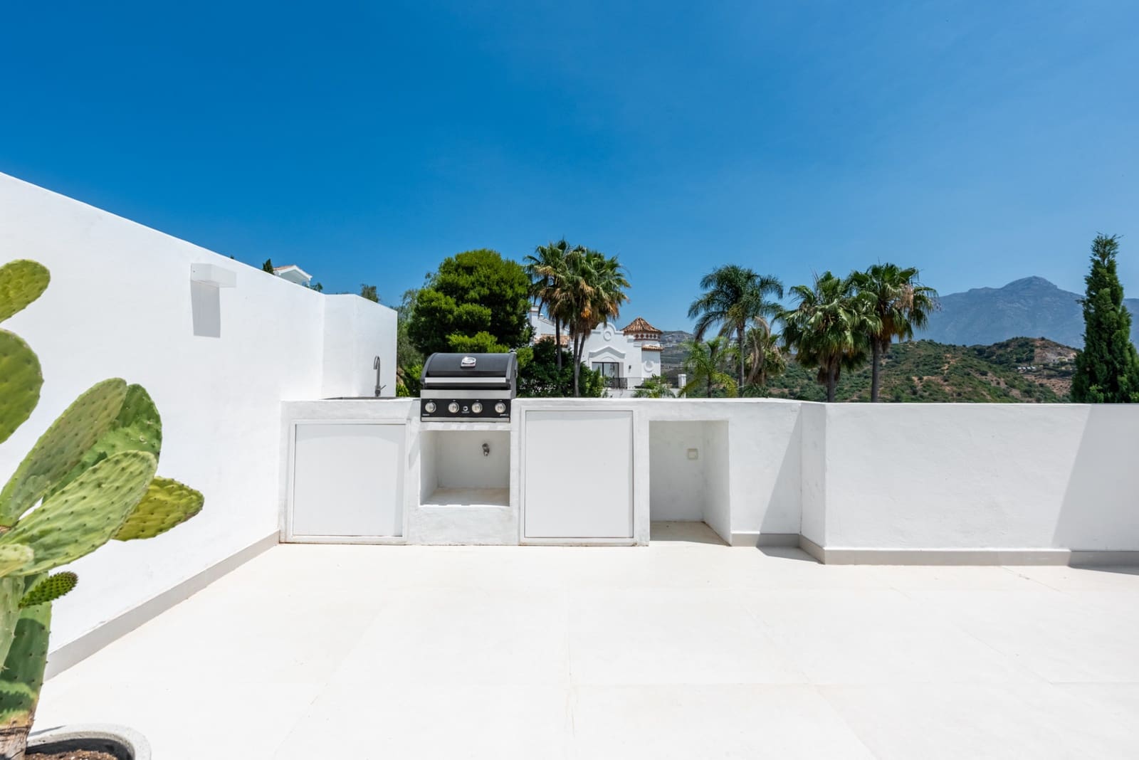 3 chambre Penthouse à vendre à La Quinta avec piscine garage - 1 495 000 € (Ref: 9153881)