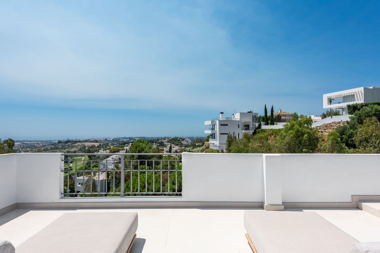 3 chambre Penthouse à vendre à La Quinta avec piscine garage - 1 495 000 € (Ref: 9153881)