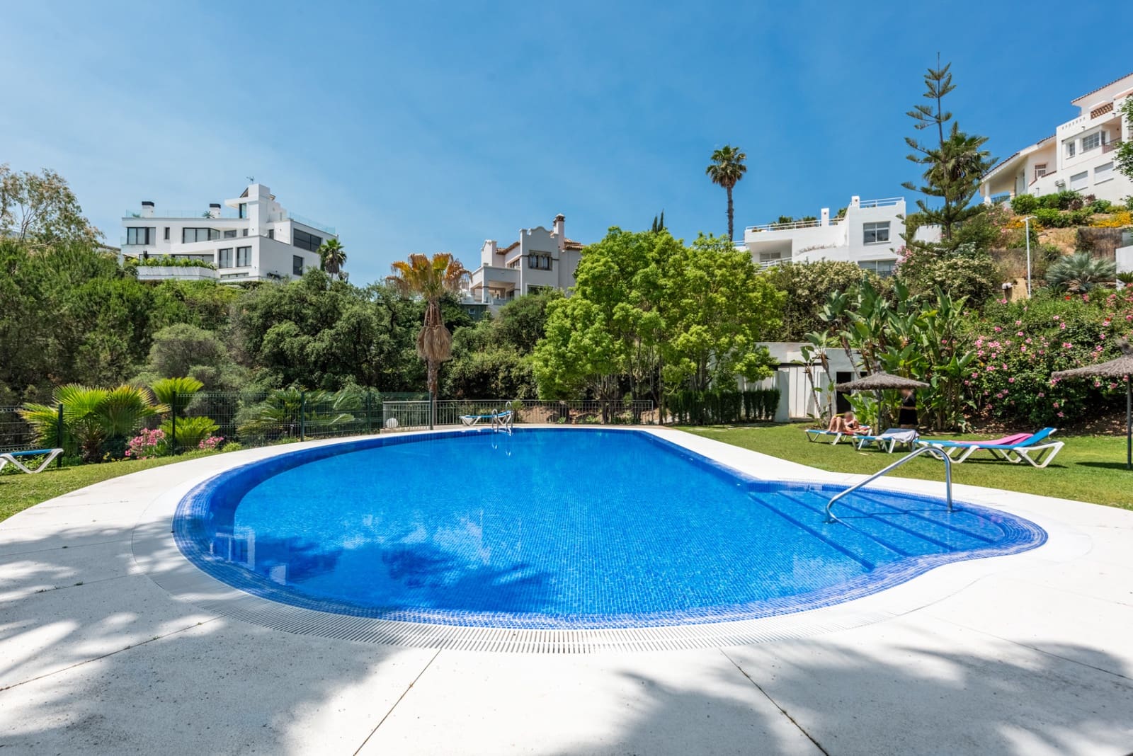 3 chambre Penthouse à vendre à La Quinta avec piscine garage - 1 495 000 € (Ref: 9153881)