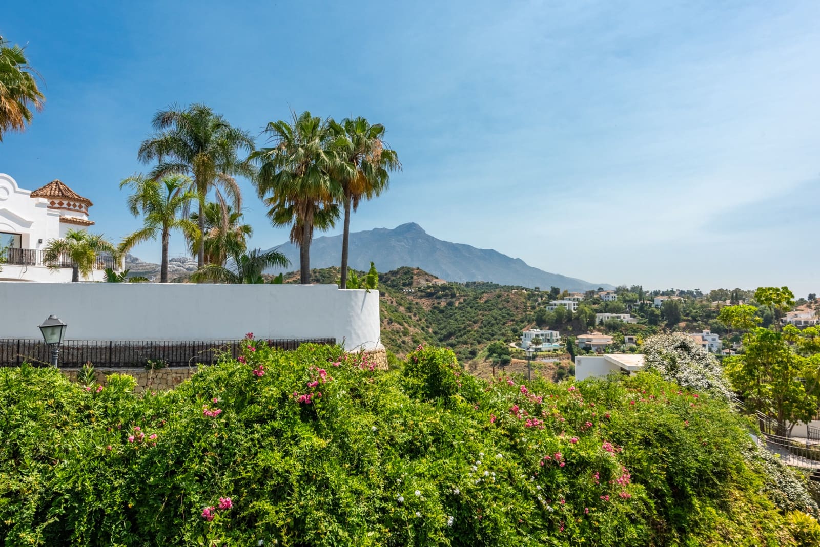 3 chambre Penthouse à vendre à La Quinta avec piscine garage - 1 495 000 € (Ref: 9153881)