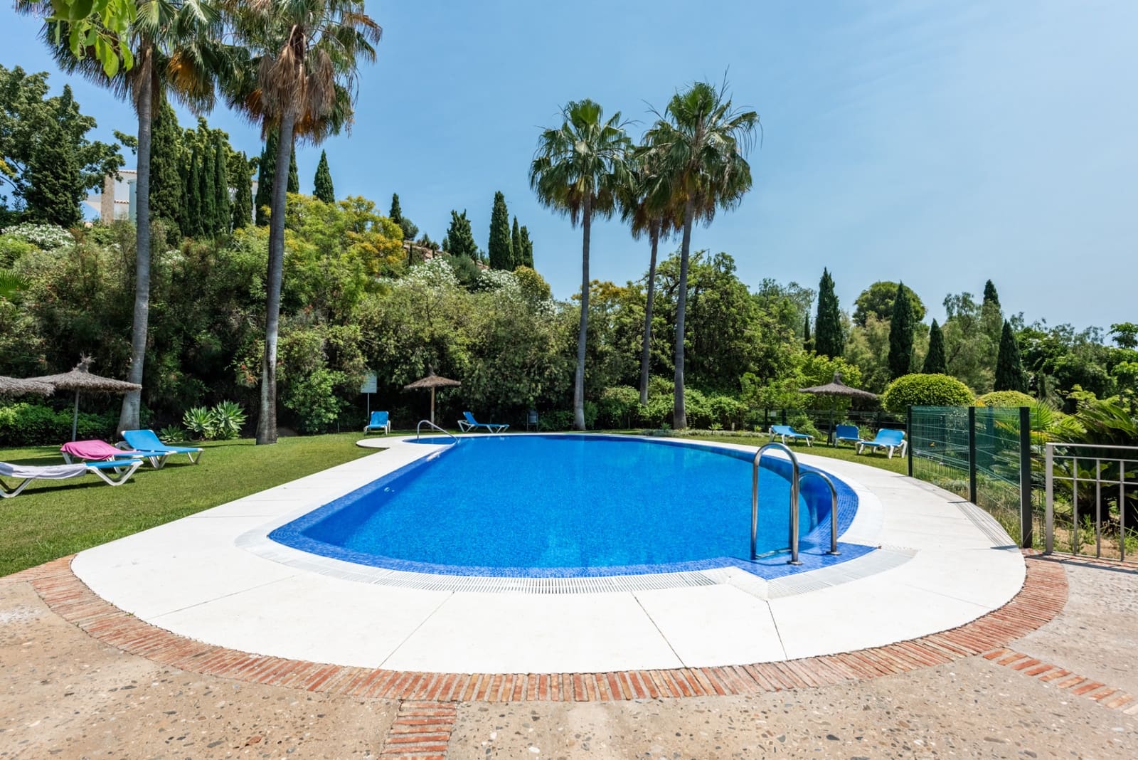 3 chambre Penthouse à vendre à La Quinta avec piscine garage - 1 495 000 € (Ref: 9153881)