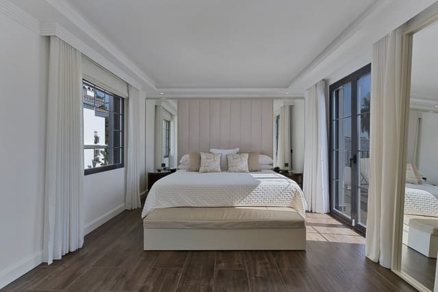 5 sovrum Villa till salu i Guadalmina Alta, Marbella med pool garage - 1 795 000 € (Ref: 9159423)