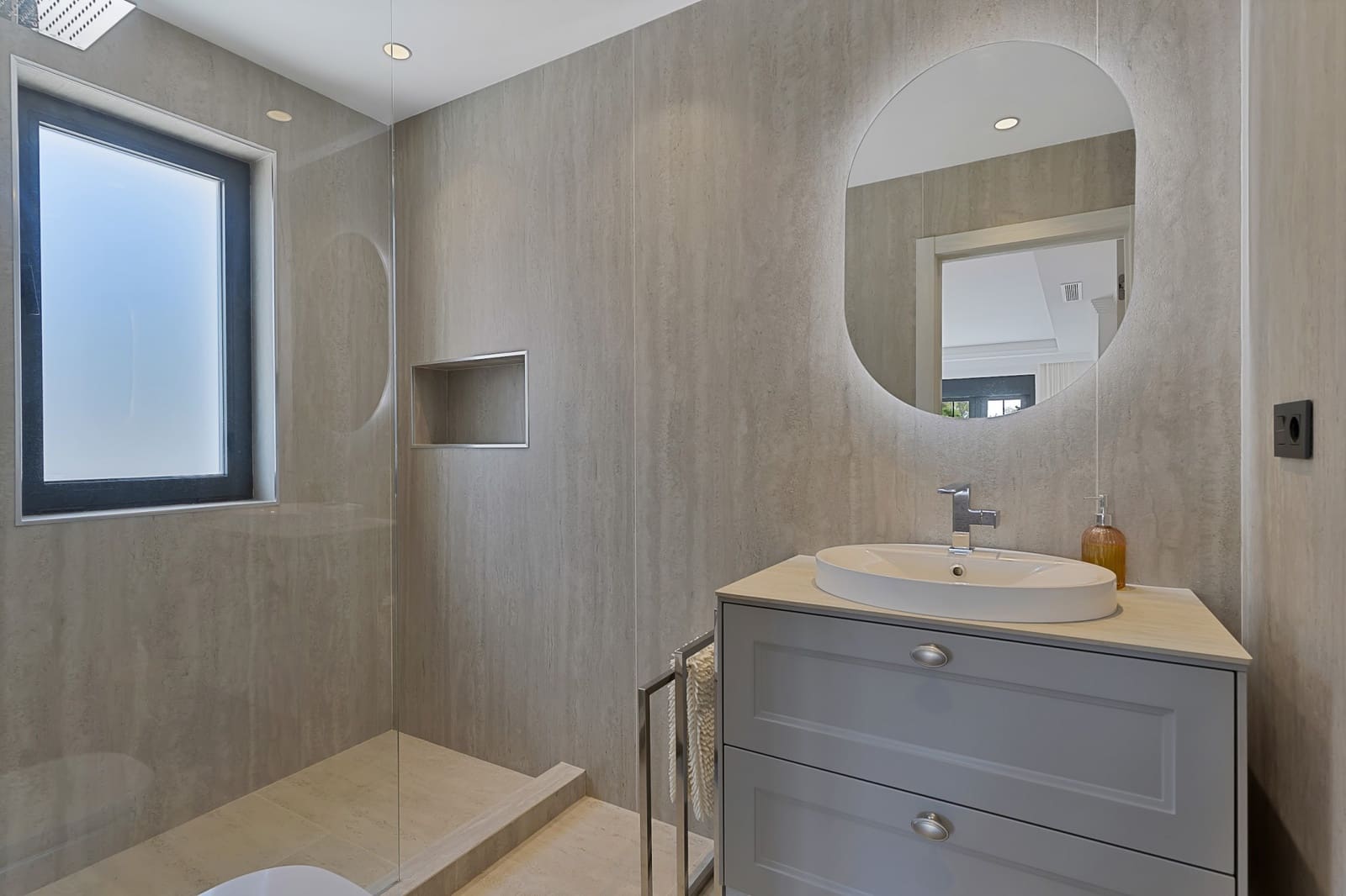 5 soveværelse Villa til salg i Guadalmina med swimmingpool garage - € 1.795.000 (Ref: 9159423)