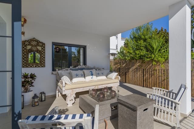 5 sovrum Villa till salu i Guadalmina Alta, Marbella med pool garage - 1 795 000 € (Ref: 9159423)