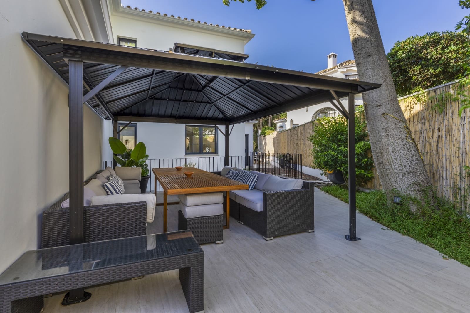 5 soveværelse Villa til salg i Guadalmina med swimmingpool garage - € 1.795.000 (Ref: 9159423)