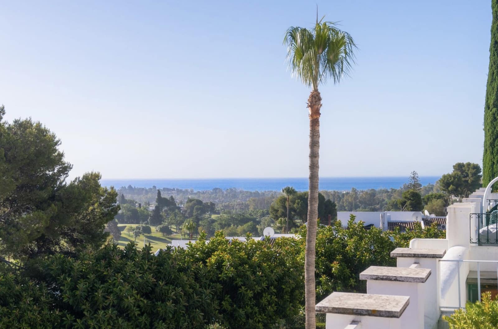 2 soverom Hus til salgs i Nueva Andalucia med svømmebasseng garasje - € 730 000 (Ref: 9165737)
