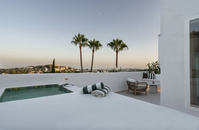 3 sovrum Takvåning till salu i Nueva Andalucia, Marbella med pool garage - 1 795 000 € (Ref: 9171385)