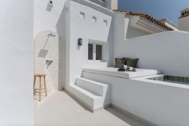 3 sovrum Takvåning till salu i Nueva Andalucia, Marbella med pool garage - 1 795 000 € (Ref: 9171385)