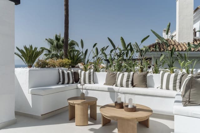 3 makuuhuone Kattohuoneisto myytävänä paikassa Nueva Andalucia, Marbella mukana uima-altaan 
autotalli - 1 795 000 € (Ref: 9171386)