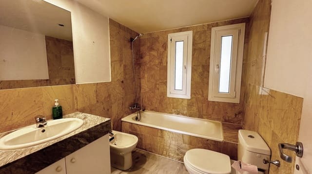 2 soverom Leilighet til salgs i Nueva Andalucia, Marbella med svømmebasseng garasje - € 365 000 (Ref: 9171389)