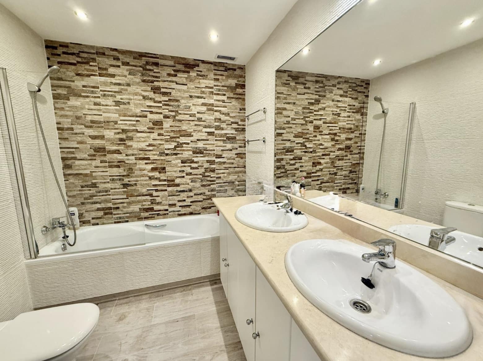 4 sypialnia Dom na sprzedaż w Benahavis z basenem garażem - 945 000 € (Ref: 9180939)