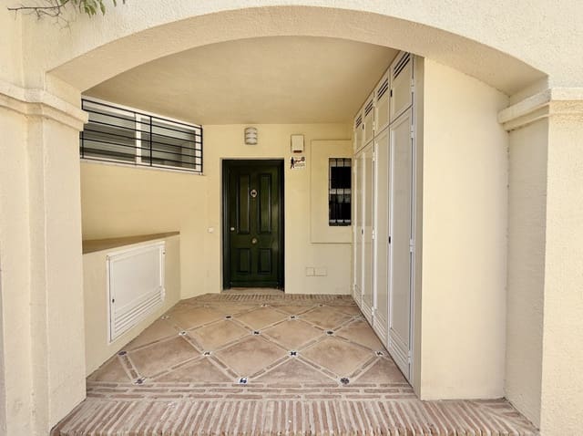 4 slaapkamer Huis te koop in Benahavís met zwembad garage - € 945.000 (Ref: 9180939)