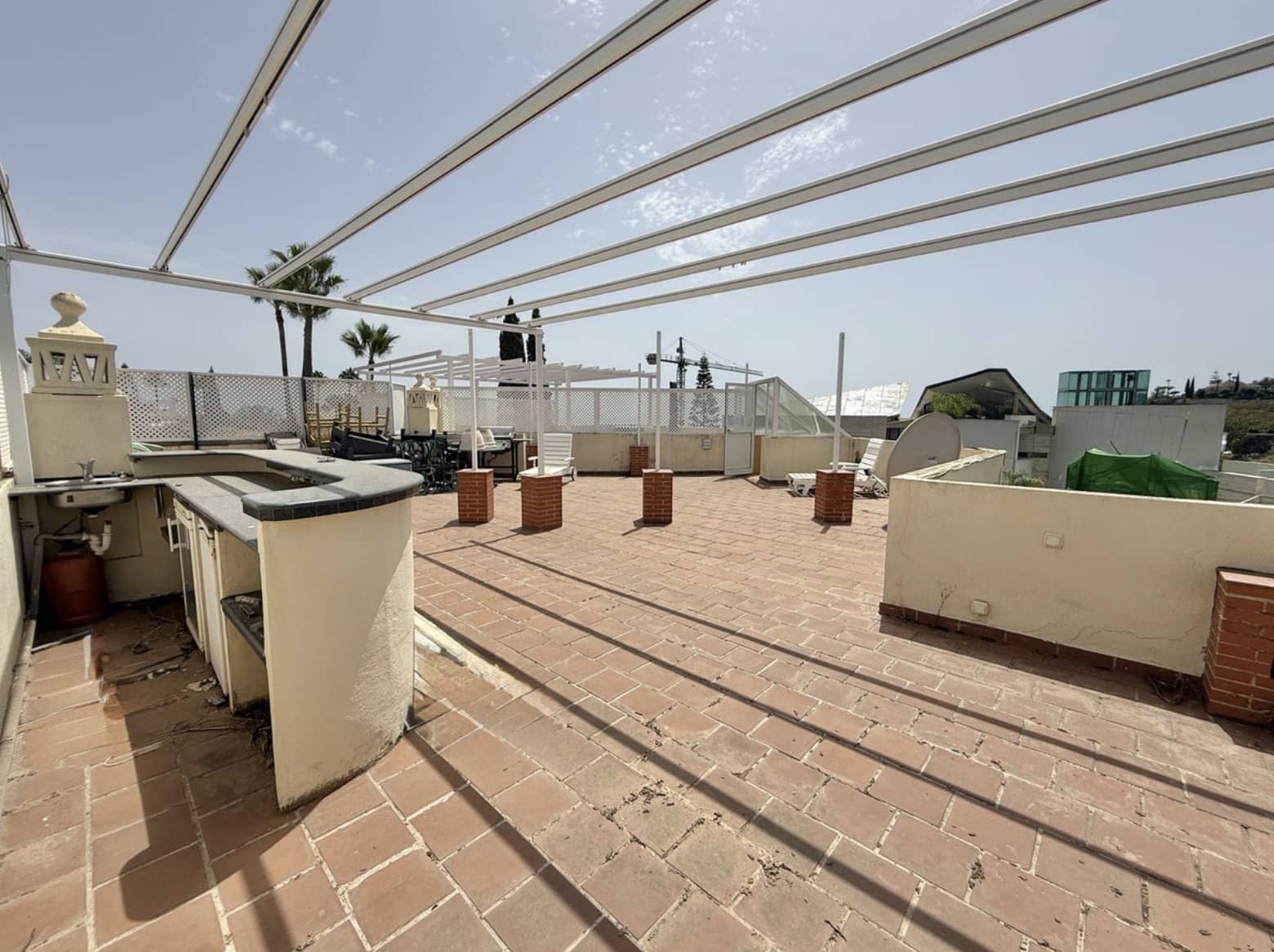 4 bedroom Townhouse for sale in Benahavis with pool garage - € 945,000 (Ref: 9180939)