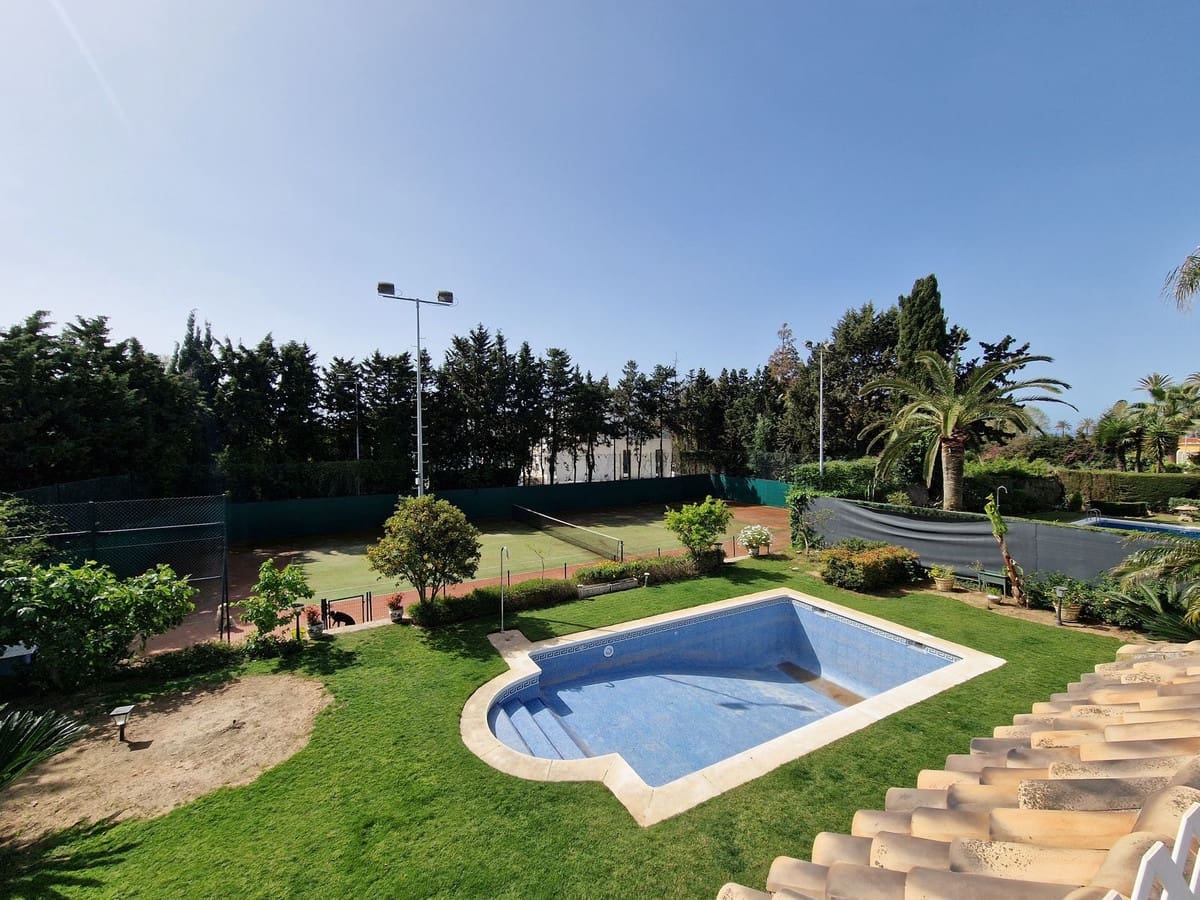 5 soveværelse Villa til salg i Guadalmina med swimmingpool garage - € 2.395.000 (Ref: 9186854)