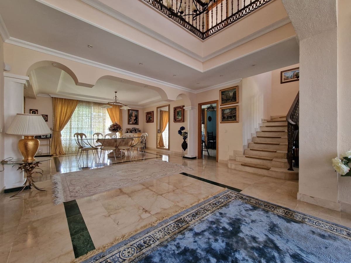 Chalet de 5 habitaciones en Guadalmina en venta con piscina garaje - 2.395.000 € (Ref: 9186854)