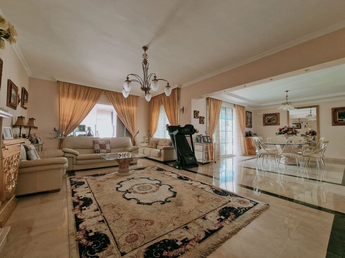 Chalet de 5 habitaciones en Guadalmina en venta con piscina garaje - 2.395.000 € (Ref: 9186854)