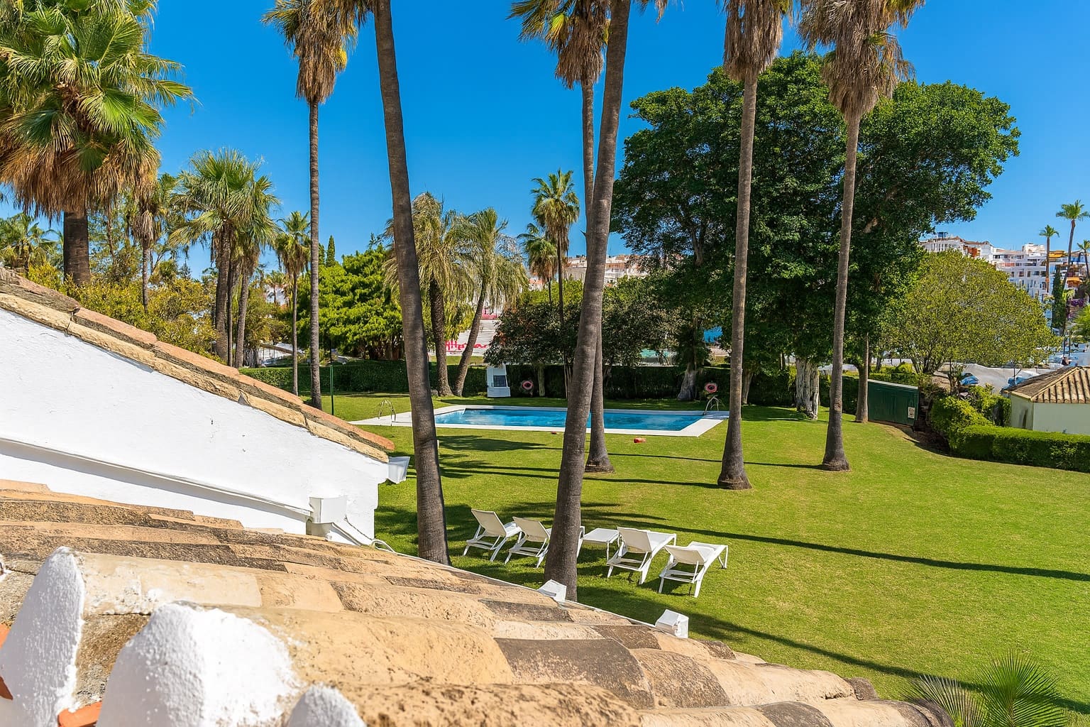 3 bedroom Penthouse for sale in Marbella with pool - € 595,000 (Ref: 9189641)