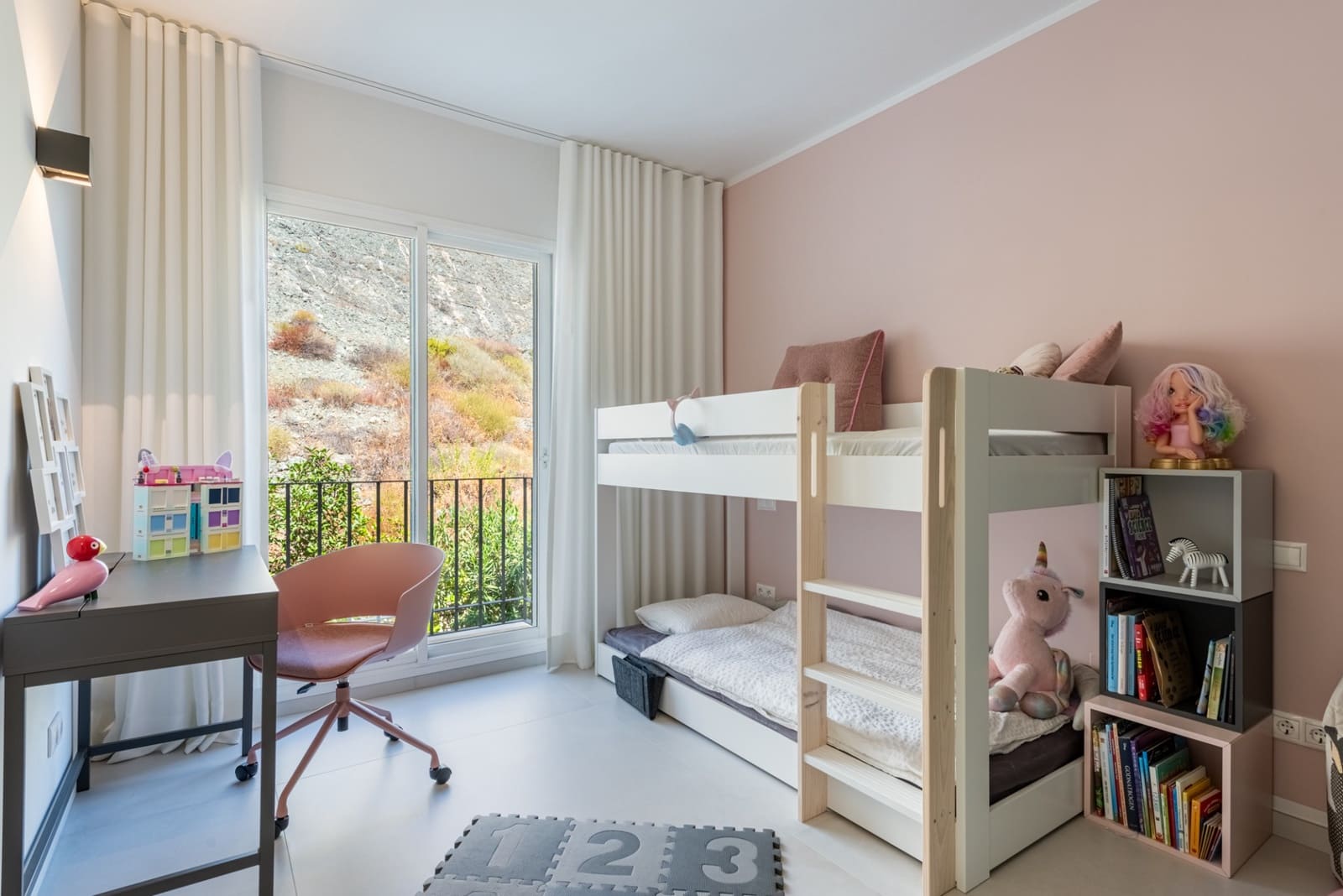 3 soveværelse Lejlighed til salg i La Quinta med swimmingpool garage - € 649.000 (Ref: 9191030)