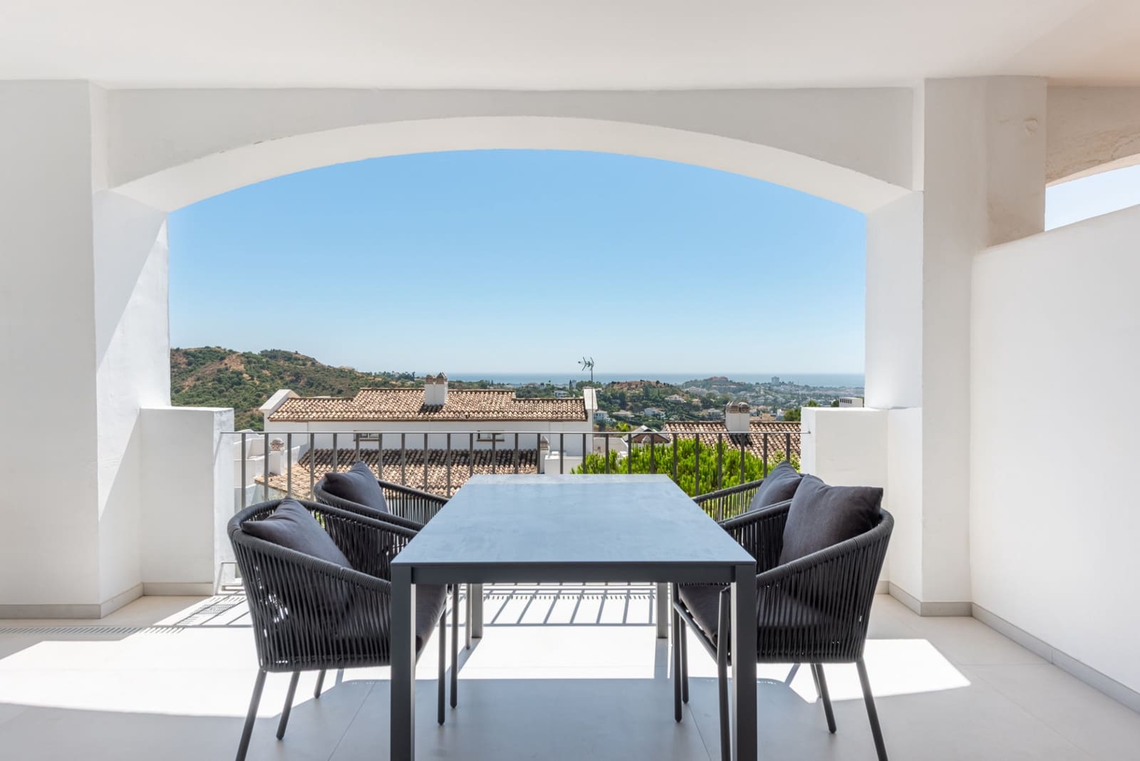 3 soveværelse Lejlighed til salg i La Quinta med swimmingpool garage - € 649.000 (Ref: 9191030)