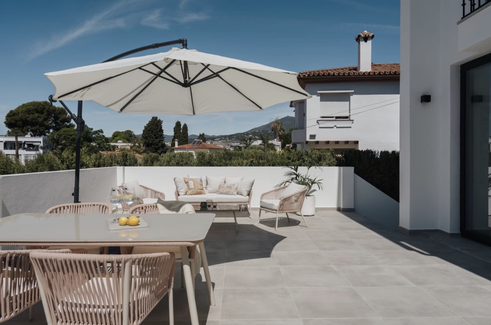 3 sovrum Villa till salu i Marbella med pool garage - 1 195 000 € (Ref: 9193766)