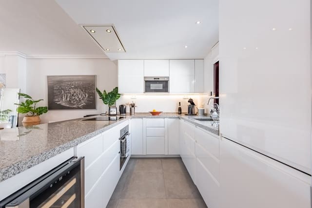 2 quarto Penthouse para venda em Nueva Andalucía Centro, Marbella com piscina garagem - 539 000 € (Ref: 9197706)