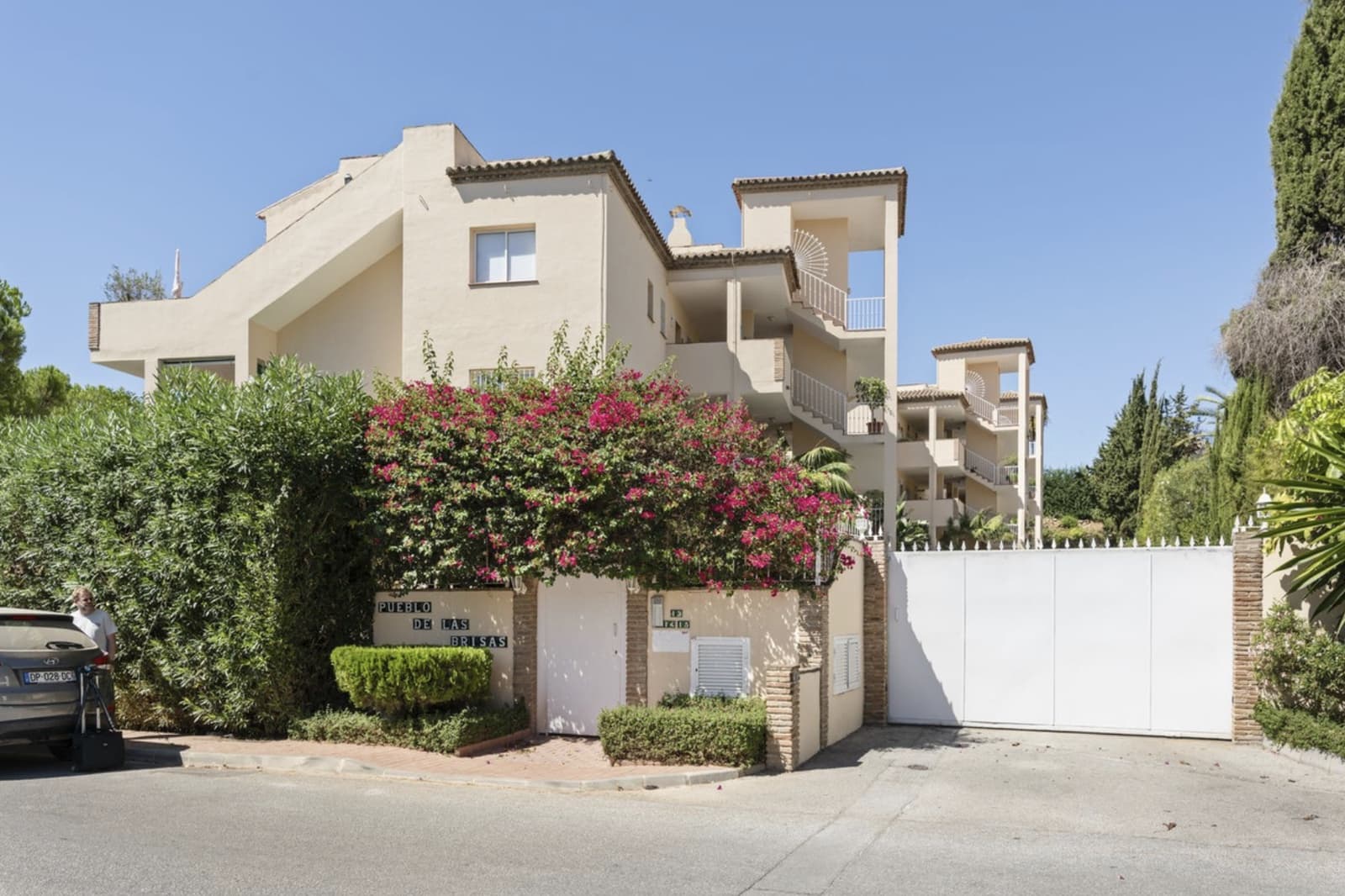 3 slaapkamer Penthouse te koop in Nueva Andalucia met zwembad garage - € 649.000 (Ref: 9197708)