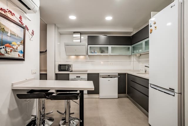 3 soverom Hus til salgs i Marbella - € 1 200 000 (Ref: 9200448)