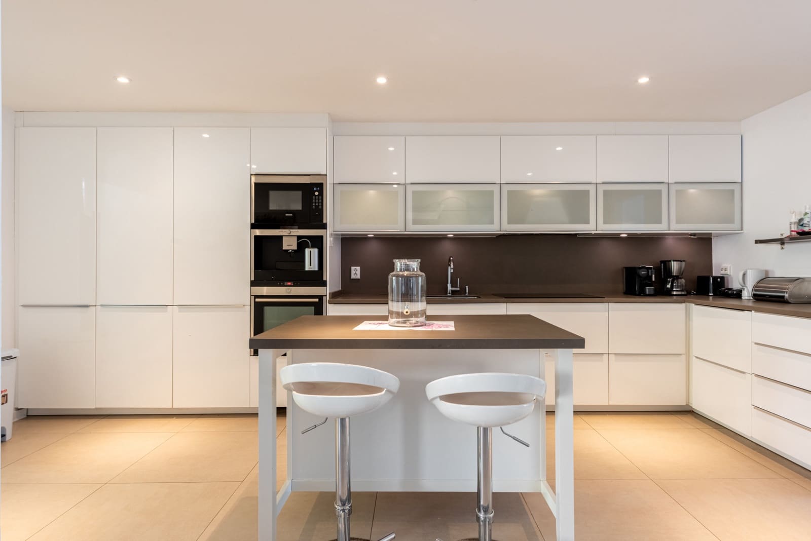 4 bedroom Villa for sale in Nueva Andalucia with pool garage - € 1,995,000 (Ref: 9202400)