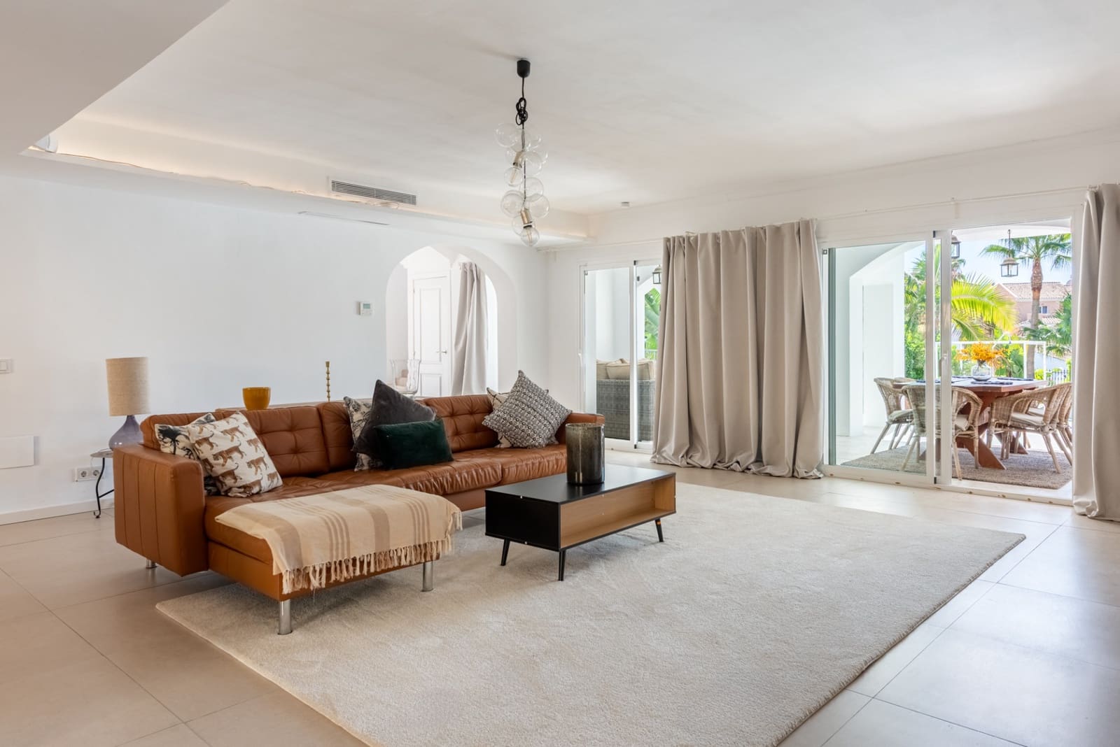 4 bedroom Villa for sale in Nueva Andalucia with pool garage - € 1,995,000 (Ref: 9202400)